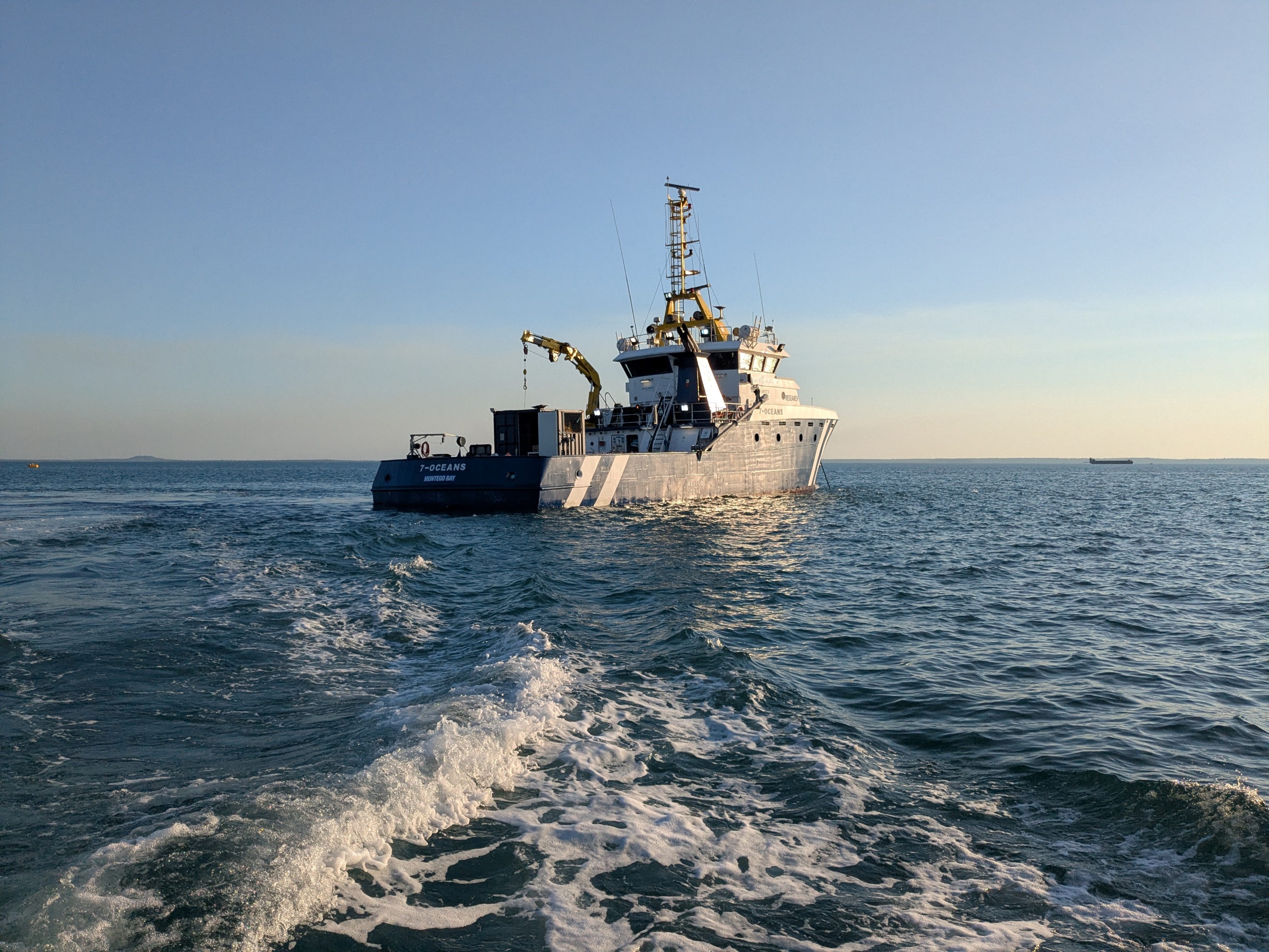 Survey vessel 7-Oceans supporting the SI 1070 hydrographic survey campaign